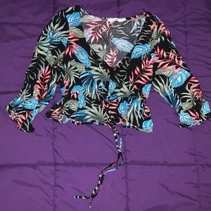 Francesca’s Floral Crop Top Size Large